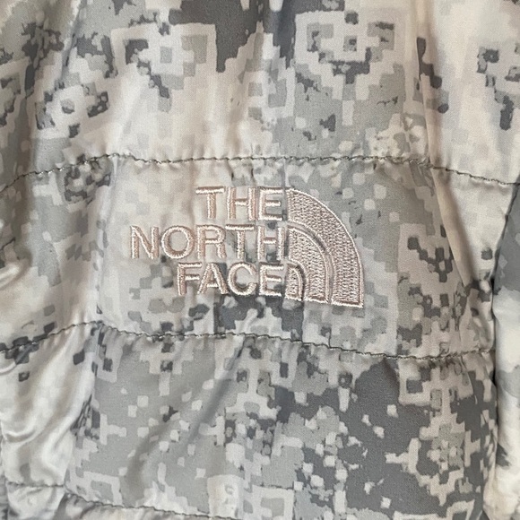 The North Face Jacket Girl’s Reversible M 10-12 - Picture 3 of 12